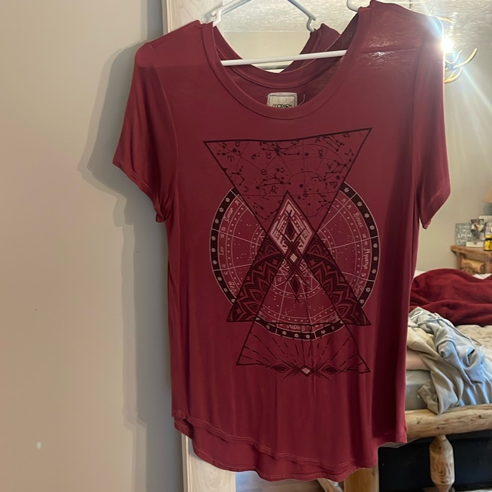 Graphic tee
